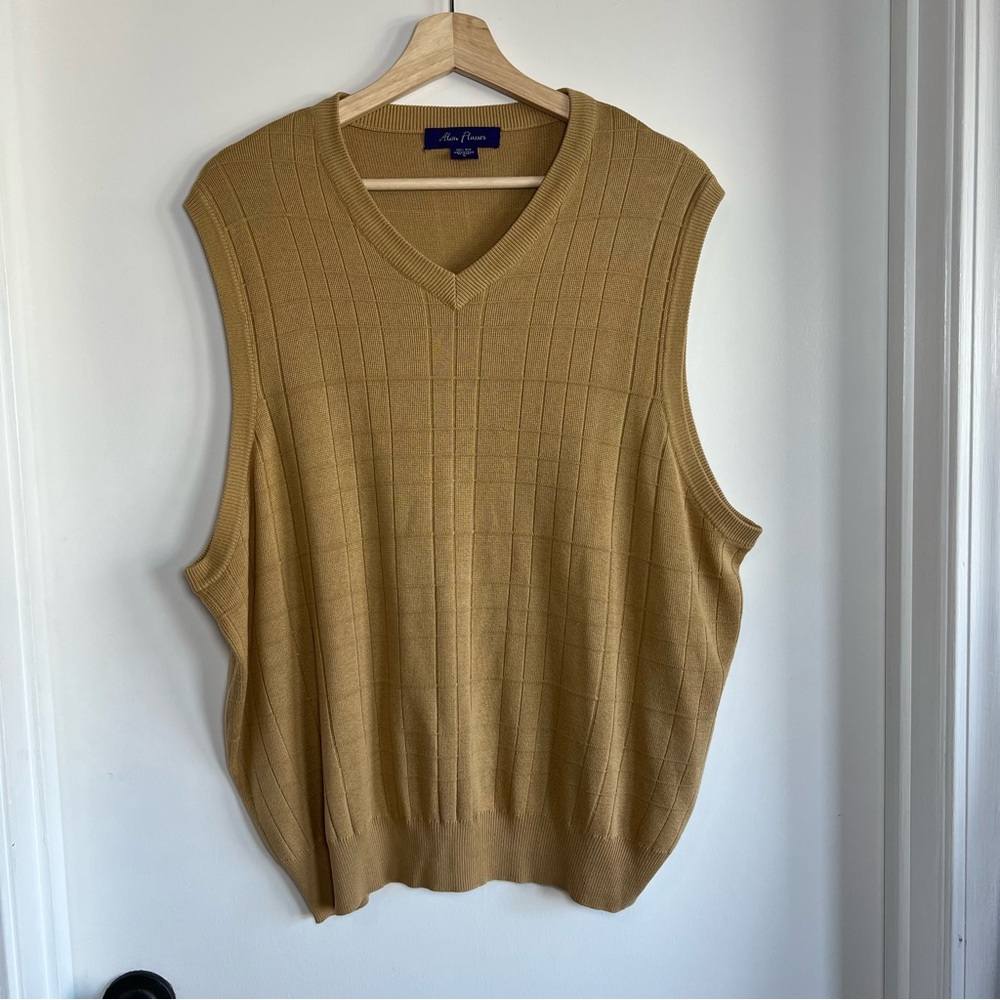 Alan Flusser 100% Silk Camel Colored Textured Pullover Sweater Vest, Size Large